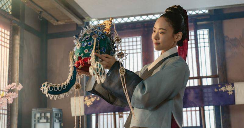 Dok. Vidio/The Queen Who Crowns